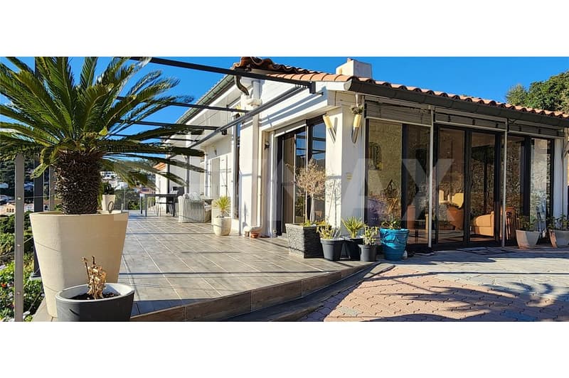 Attraktive 6-Zimmer-Villa im Grünen mit Meerblick und Pool in Les Issambres Côte d'Azur (2)