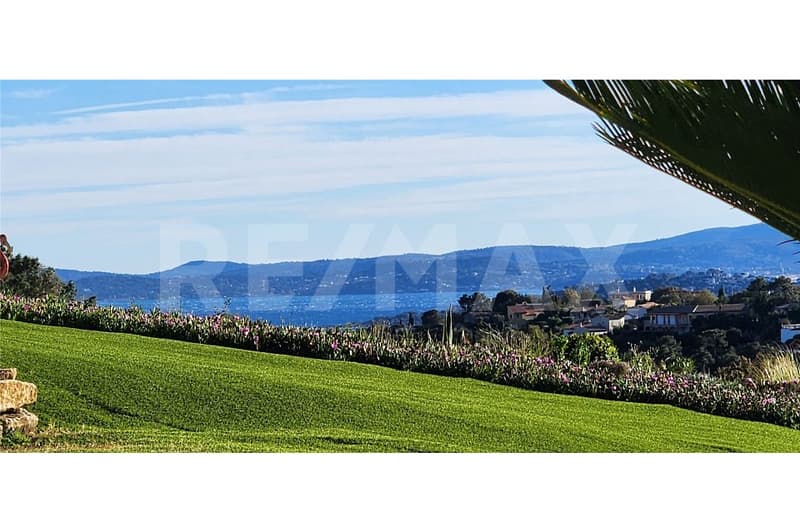 Attraktive 6-Zimmer-Villa im Grünen mit Meerblick und Pool in Les Issambres Côte d'Azur (4)
