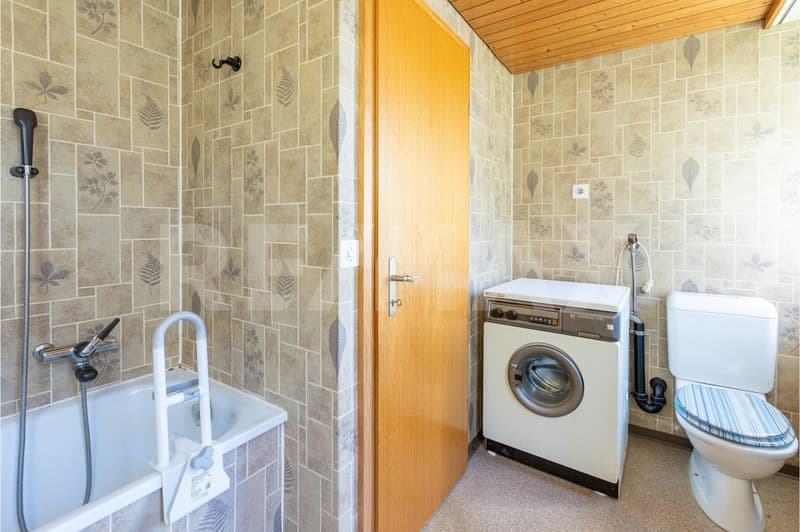 2-Familienhaus, Renditeobjekt, an zentraler Lage, 6484 Wassen UR (6)