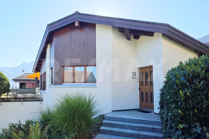 Wohnen mit Weitblick gepflegtes 4.5-Zi.-Einfamilienhaus mit Seesicht und grossem Garten, Lauerz SZ (1)