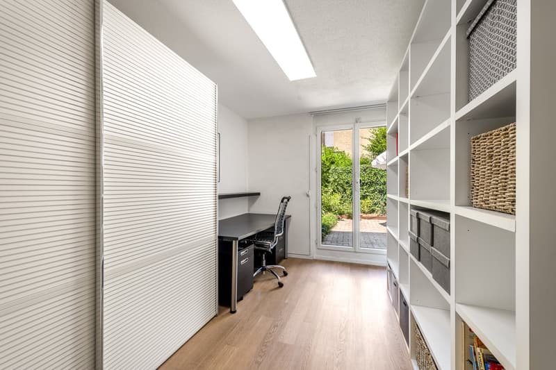 Spacious 5½-room terrace apartment with a far-reaching view, privacy, and wellness (8)