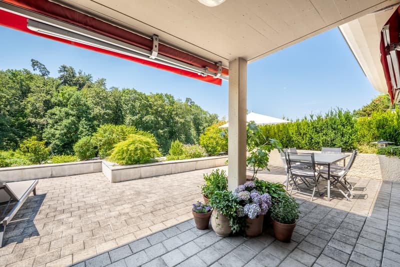 Spacious 5½-room terrace apartment with a far-reaching view, privacy, and wellness (1)