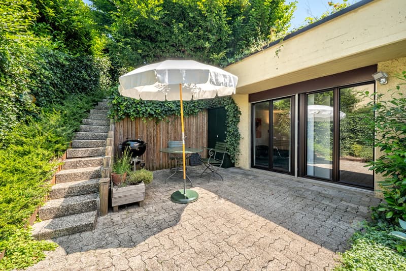 Spacious 5½-room terrace apartment with a far-reaching view, privacy, and wellness (11)