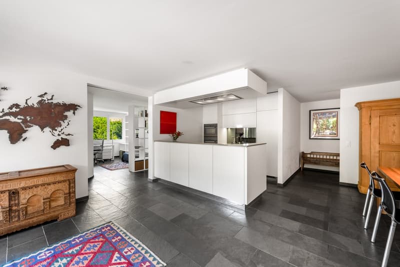 Spacious 5½-room terrace apartment with a far-reaching view, privacy, and wellness (3)