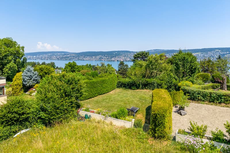 Spacious 5½-room terrace apartment with a far-reaching view, privacy, and wellness (12)