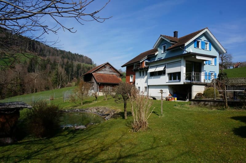 Natural living with a view - single-family house with double garage, barn, and large garden (1)