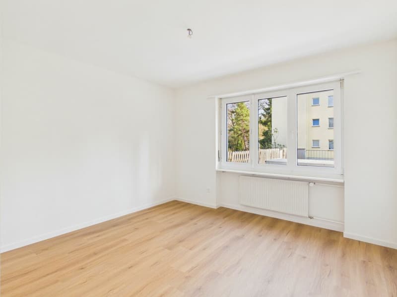 Erstbezug nach Totalsanierung: Stilvolle 4.5-Zimmer-Wohnung mit Top-Anbindung (9)