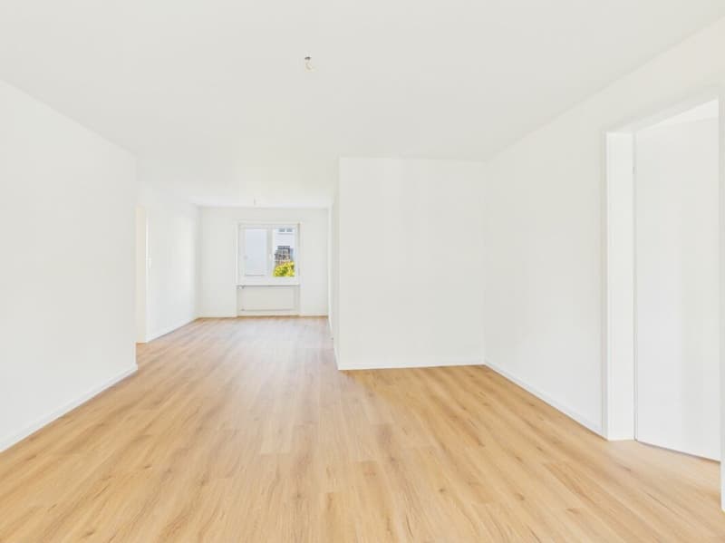 Erstbezug nach Totalsanierung: Stilvolle 4.5-Zimmer-Wohnung mit Top-Anbindung (6)