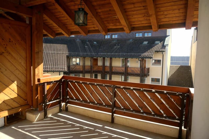 3.5-room maisonette apartment on the 2nd floor and underground parking space in the village center (11)