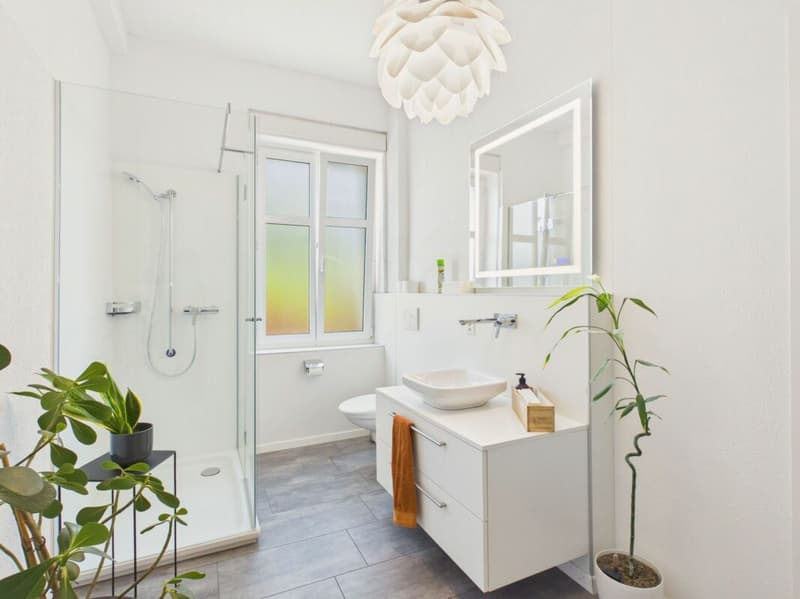 Work in a top location - flexible 3-room space directly at the train station (6)