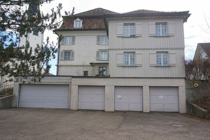 2½-Zimmer- und 1½-Zimmer-Maisonette-Wohnung mit zwei Einzelgaragen und zwei Parkplätzen (3)