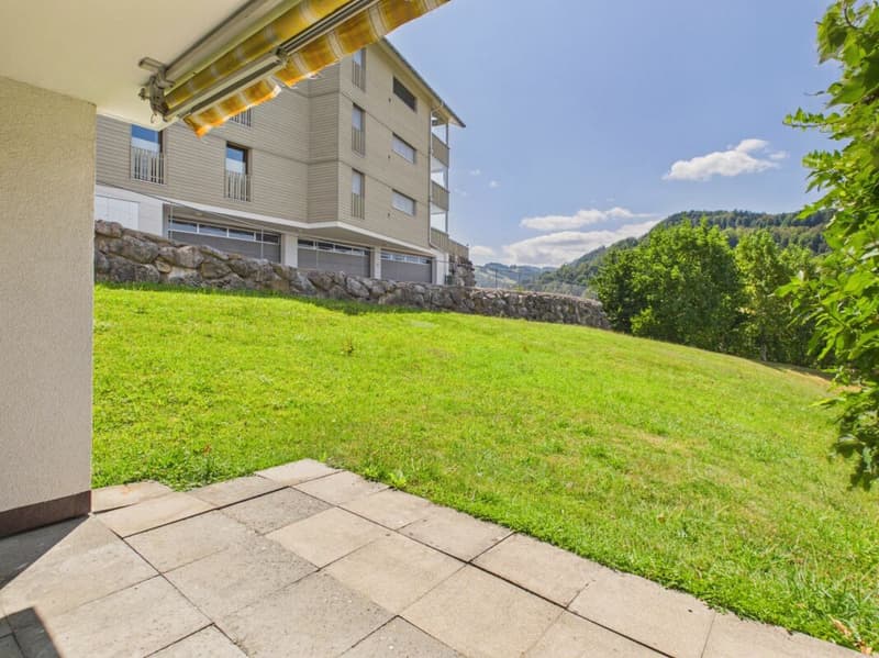 Renovated 3.5-room apartment with seating area! (9)