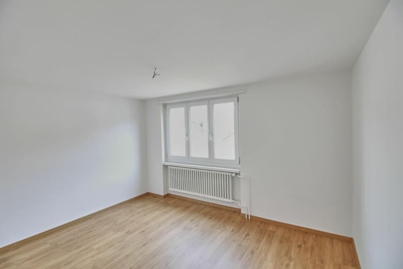Grosszügige Schlaf-/Arbeitszimmer