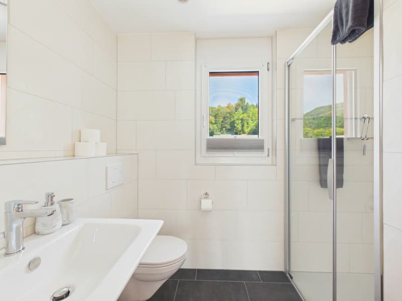 Badezimmer mit Dusche