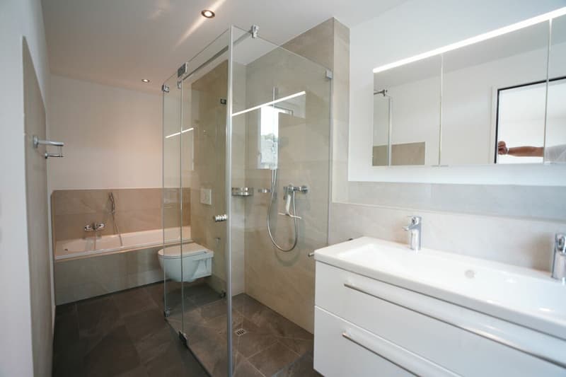 Moderne 4.5-Zimmerwohnung mit attraktivem Sitzplatz an ruhiger Lage (6)
