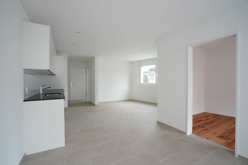 Moderne 2.5-Zimmer-Attikawohnung mit Loggia in Bazenheid (2)