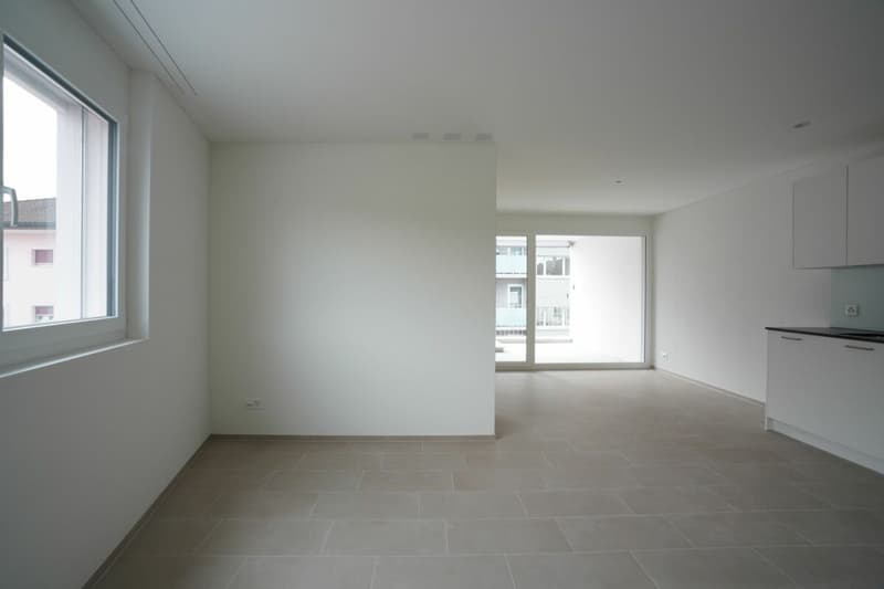 Moderne 2.5-Zimmer-Attikawohnung mit Loggia in Bazenheid (3)