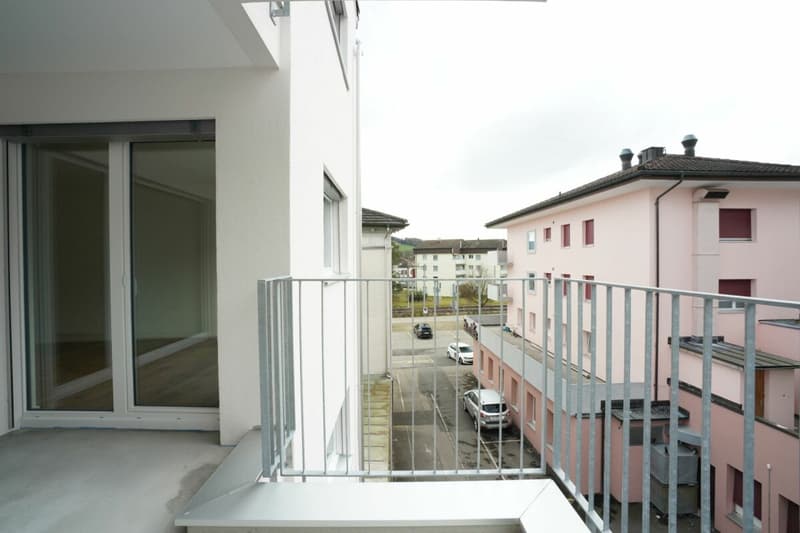 Moderne 2.5-Zimmer-Attikawohnung mit Loggia in Bazenheid (8)