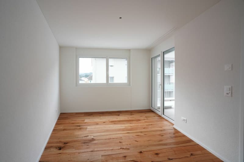 Moderne 2.5-Zimmer-Attikawohnung mit Loggia in Bazenheid (5)