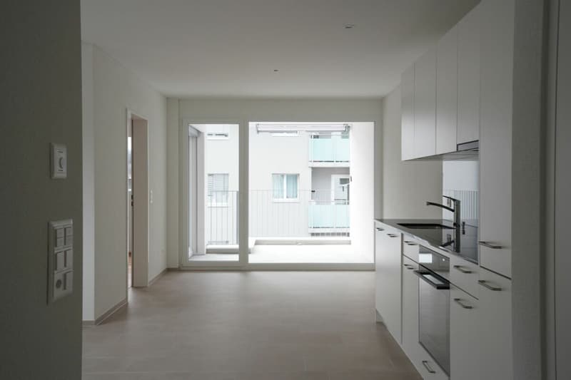 Moderne 2.5-Zimmer-Attikawohnung mit Loggia in Bazenheid (4)