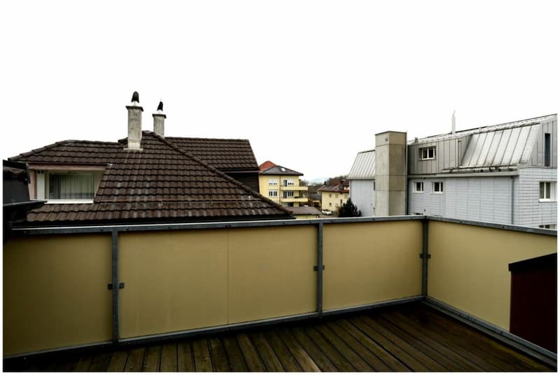 Moderne 2.5-Zimmer-Dachwohnung in Bahnhofsnähe mit hochwertigem Innenausbau (6)