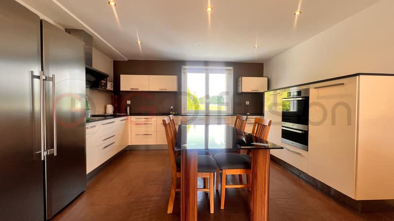 Furnished flat of 4.5 room in Epalinges - Appartement meublé de 4.5 à Epalinges (2)