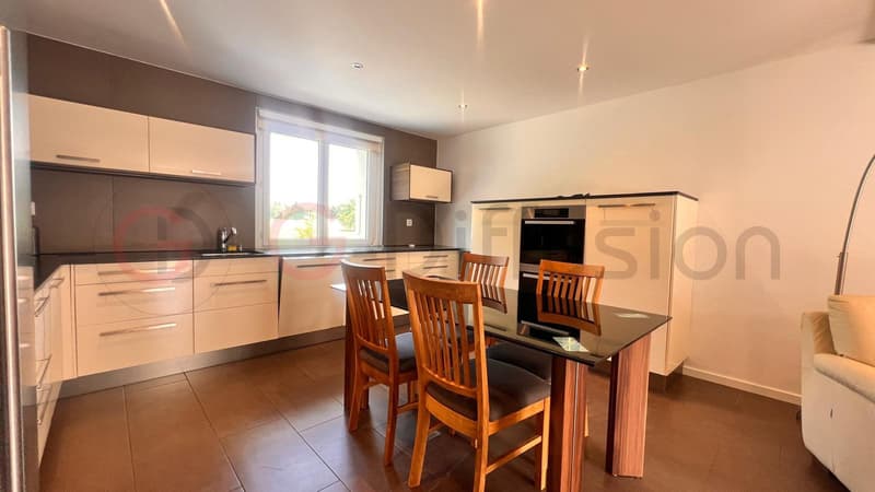 Furnished flat of 4.5 room in Epalinges - Appartement meublé de 4.5 à Epalinges (6)