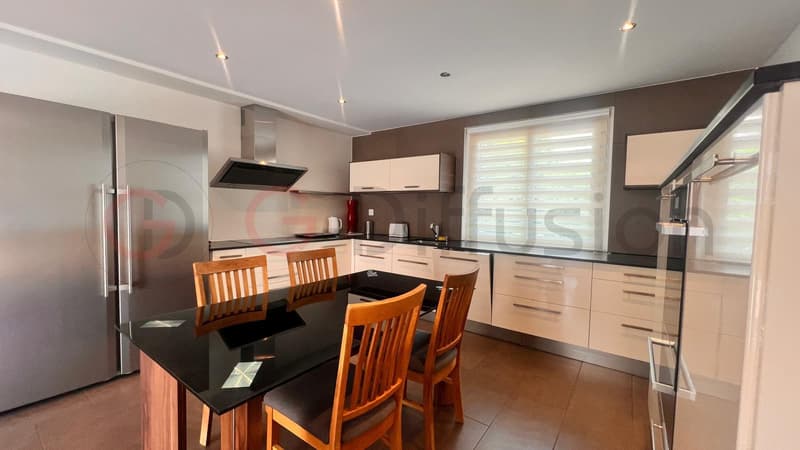 Furnished flat of 4.5 room in Epalinges - Appartement meublé de 4.5 à Epalinges (5)