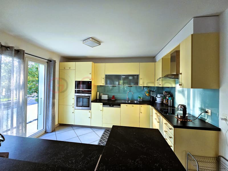 Beautiful individual villa with a large garden (6)