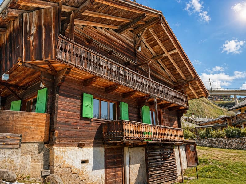 In vendita? Chalet da ristrutturare con grande potenziale di sviluppo a Troistorrents | CHF 390'000. (1)