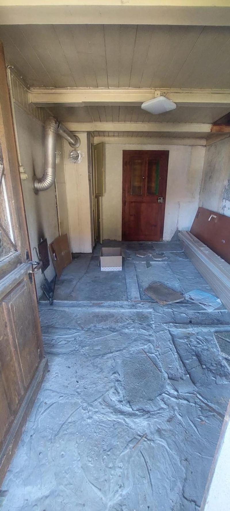 Chalet for renovation for sale? Troistorrents (4)