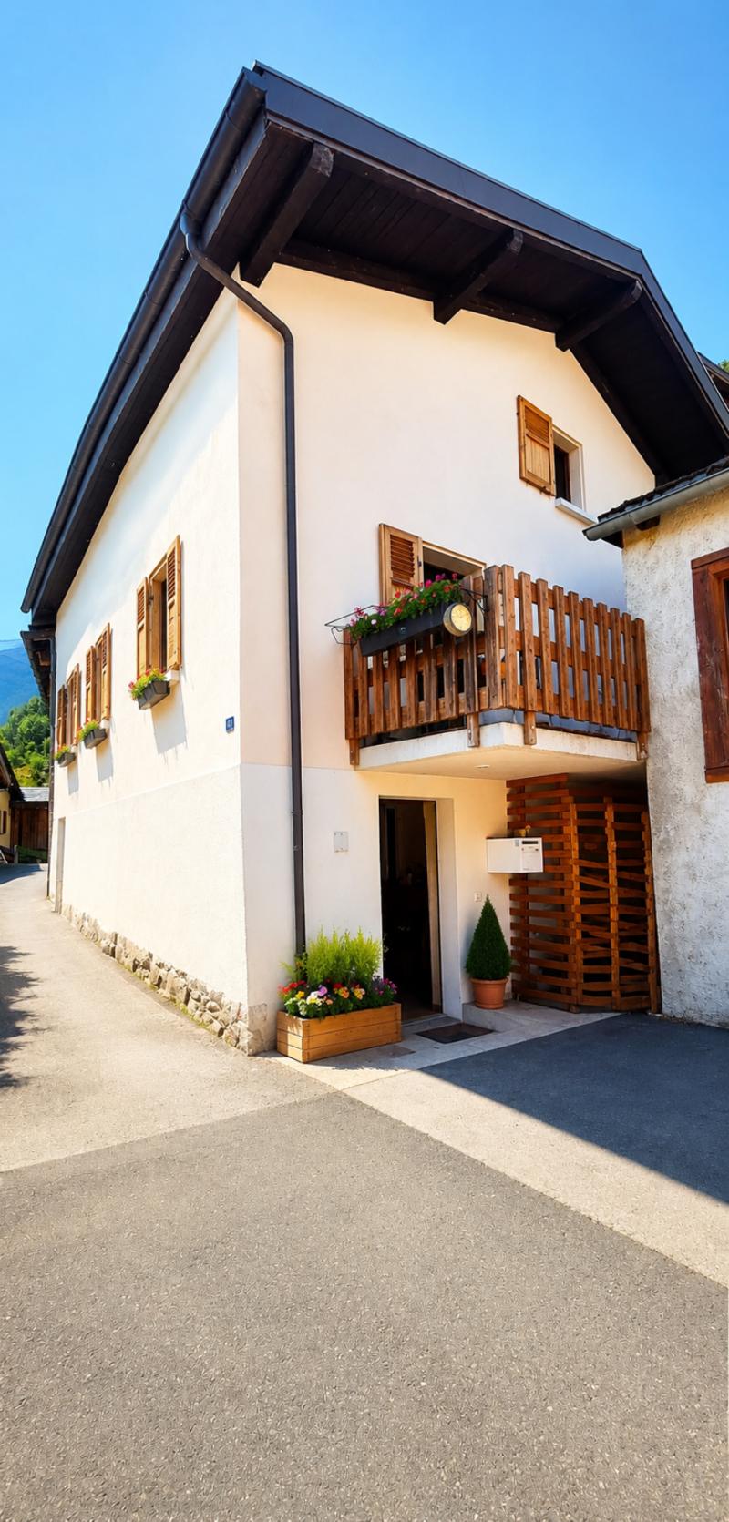 MAISON VILLAGEOISE DE 6,5 PIÈCES AVEC 5 CHAMBRES ET VUE PANORAMIQUE À VENDRE À FULLY ? BRANSON (2)