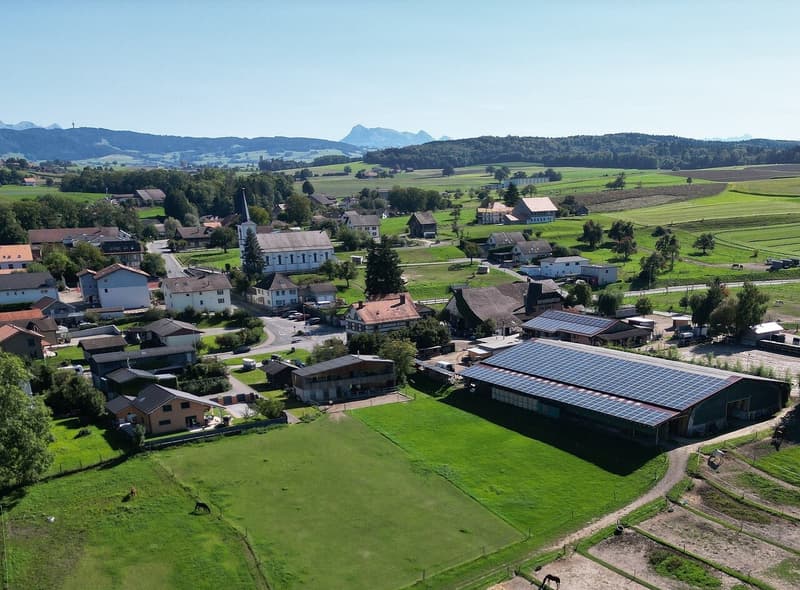 Casa dell'architetto, centro equestre su 4350m² di terreno con mazot (11)