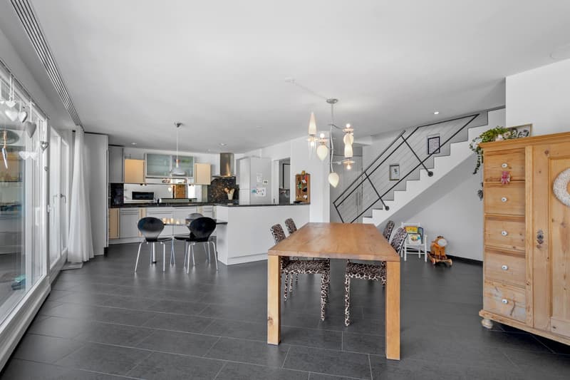 Grosszügige 7.5-Zimmer-Maisonette-Wohnung in Seenähe (4)