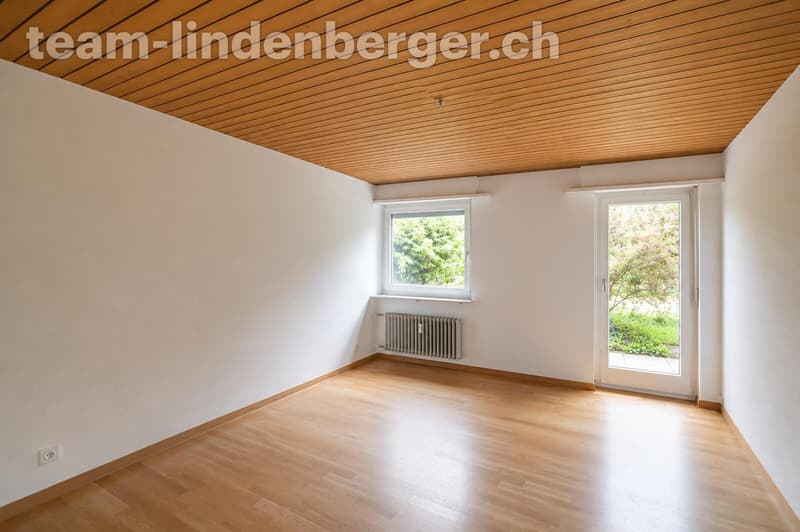 Schlafzimmer mit direktem Gartenzugang