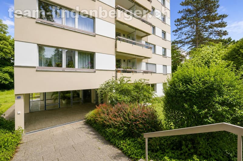 Haupteingang der Liegenschaft