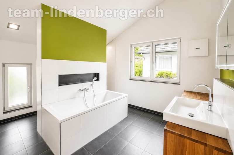 Badezimmer im Obergeschoss