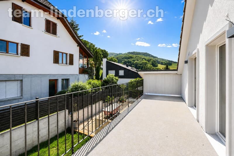 Balkon mit Blick auf den Garten