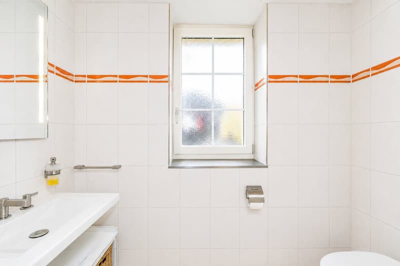 Gäste-Toilette im 1.OG Eingangsbereich 4.5 Zi.-Maisonettewohnung 2.OG und DG