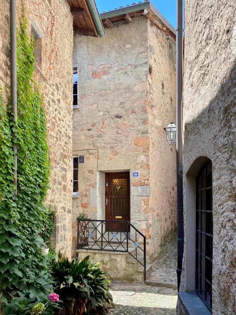 Tessinerhaus im historischen Dorfkern von Morcote (3)