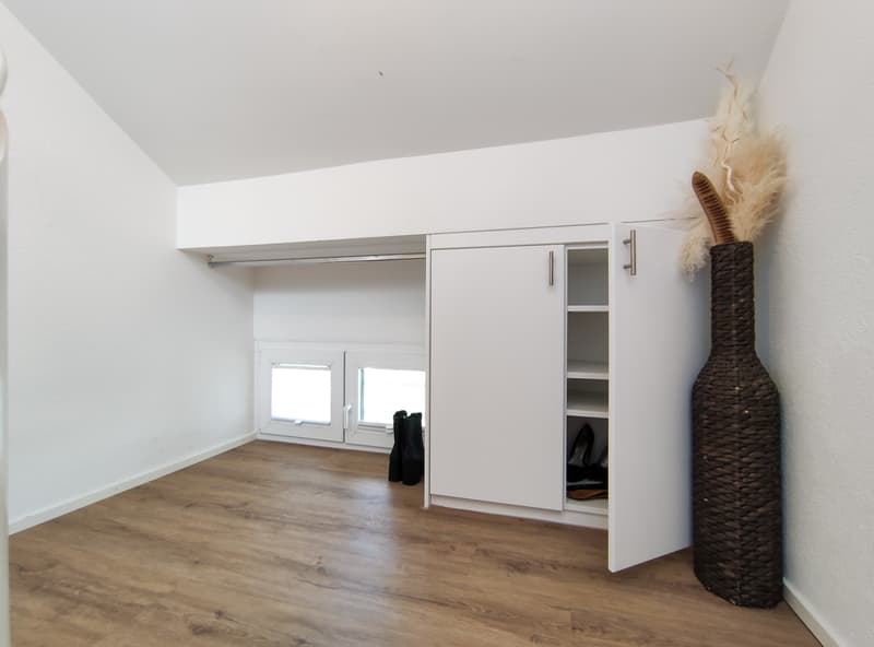 Stauraum / Garderobe bei der Treppe