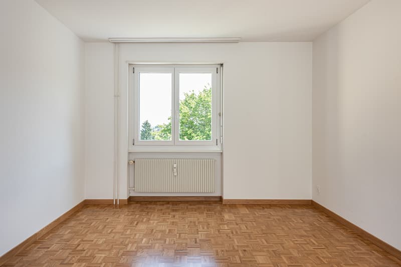 Grosszügige 4.5-Zimmerwohnung mit Balkon in Langwiesen (6)