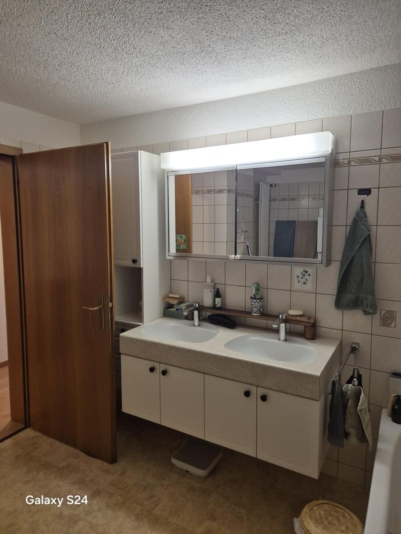 4½ Zimmer-Wohnung in Seuzach hell, gepflegt und zentral gelegen (2)