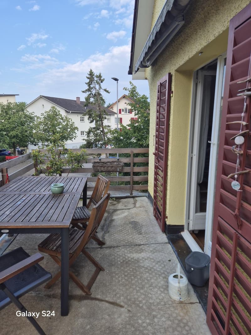 4½ Zimmer-Wohnung in Seuzach hell, gepflegt und zentral gelegen (4)