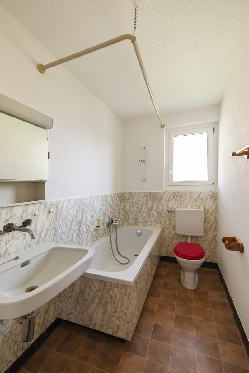 Grosszügige 4.5-Zimmer-Wohnung mit Balkon (6)