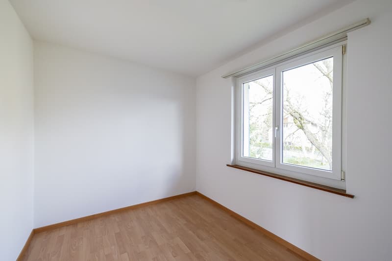 Grosszügige 4.5-Zimmer-Wohnung mit Balkon (8)