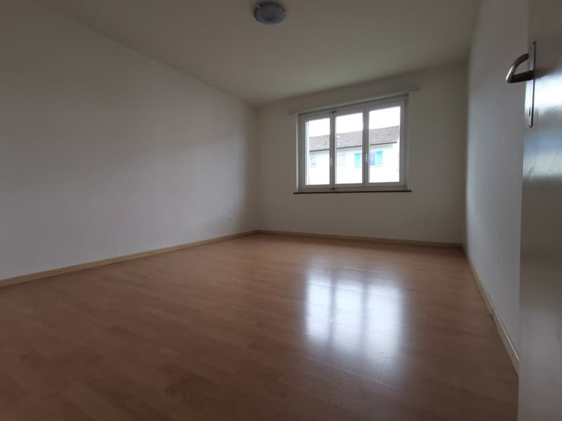 Grosszügige 4.5-Zimmer-Wohnung mit Balkon (9)