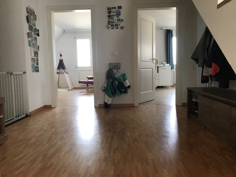 Charmante 4,5 Zimmer Maisonette-Wohnung im Dorfkern von Oberwinterthur (7)