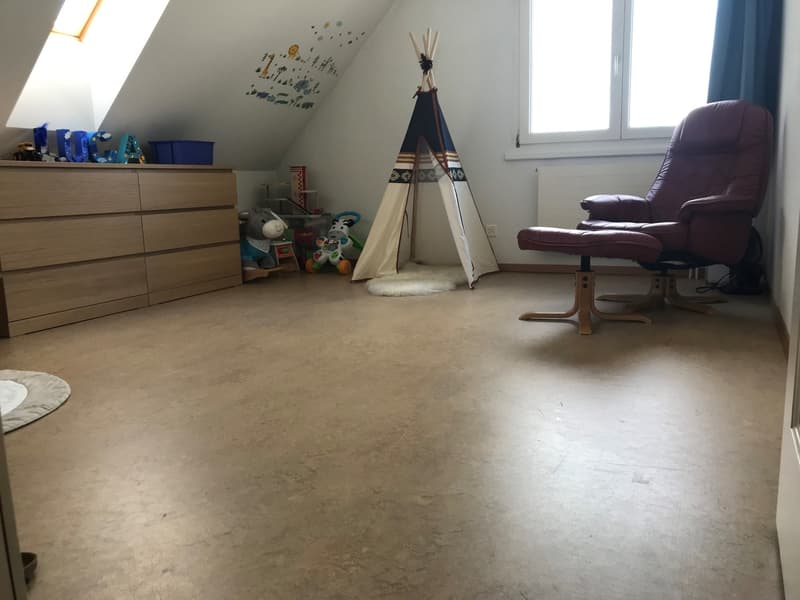 Charmante 4,5 Zimmer Maisonette-Wohnung im Dorfkern von Oberwinterthur (9)