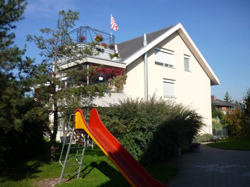 Moderne 5.5-Zi'Whg mit Balkon an zentraler Lage in Ettingen (1)